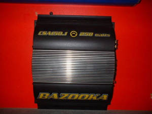 Bazooka CSA150.1 amplifier