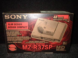 MZ-R37SP Sony Minidisc Recorder with Headphones
